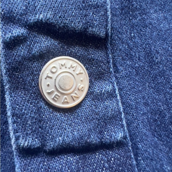 EUC Early 90-2000's Tommy Hilfiger Navy and Red Casual Denim Shirt Size L (G3) - Picture 5 of 7